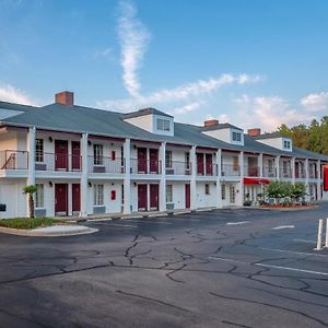 Red Roof Inn & Suites Wilson